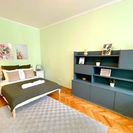 Bohemian Bright & Calm 2Br - Top Center - Private Balcony Sofia Esterno foto